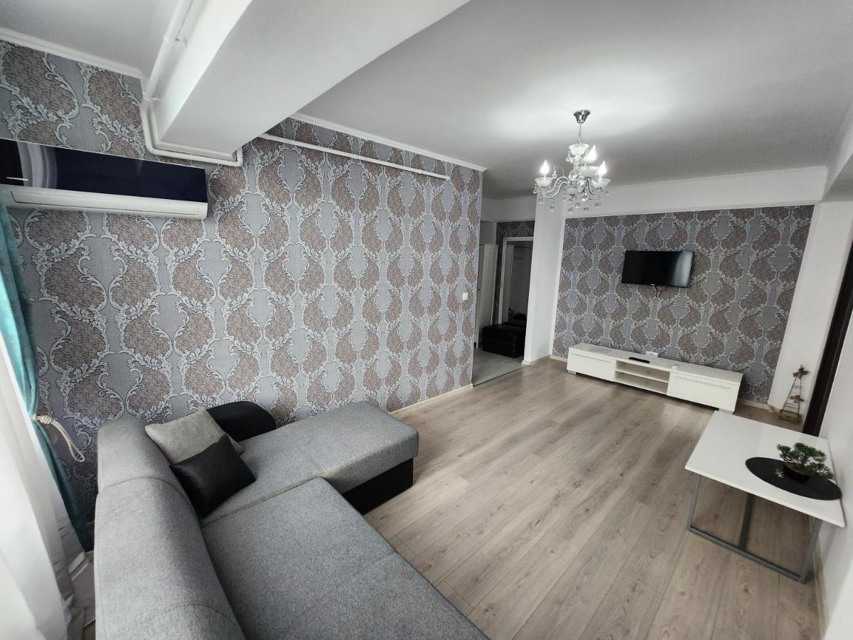 Boutique City Retreats Apartments Jászvásár Kültér fotó