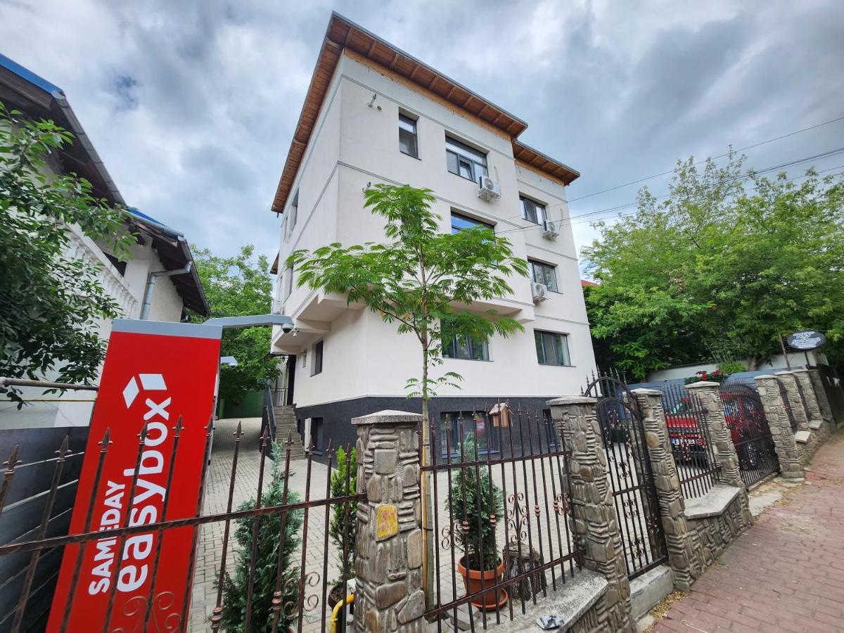 Boutique City Retreats Apartments Jászvásár Kültér fotó