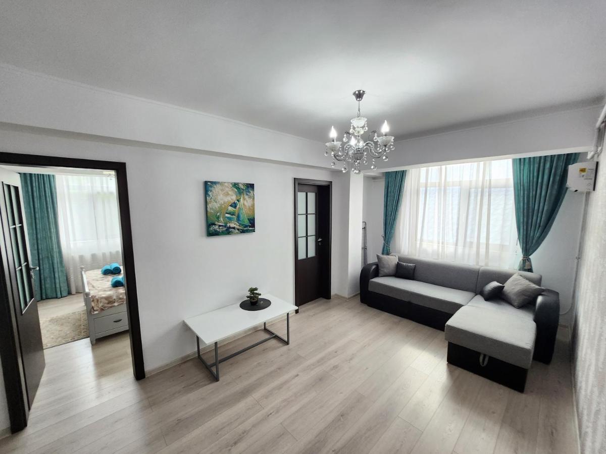 Boutique City Retreats Apartments Jászvásár Kültér fotó