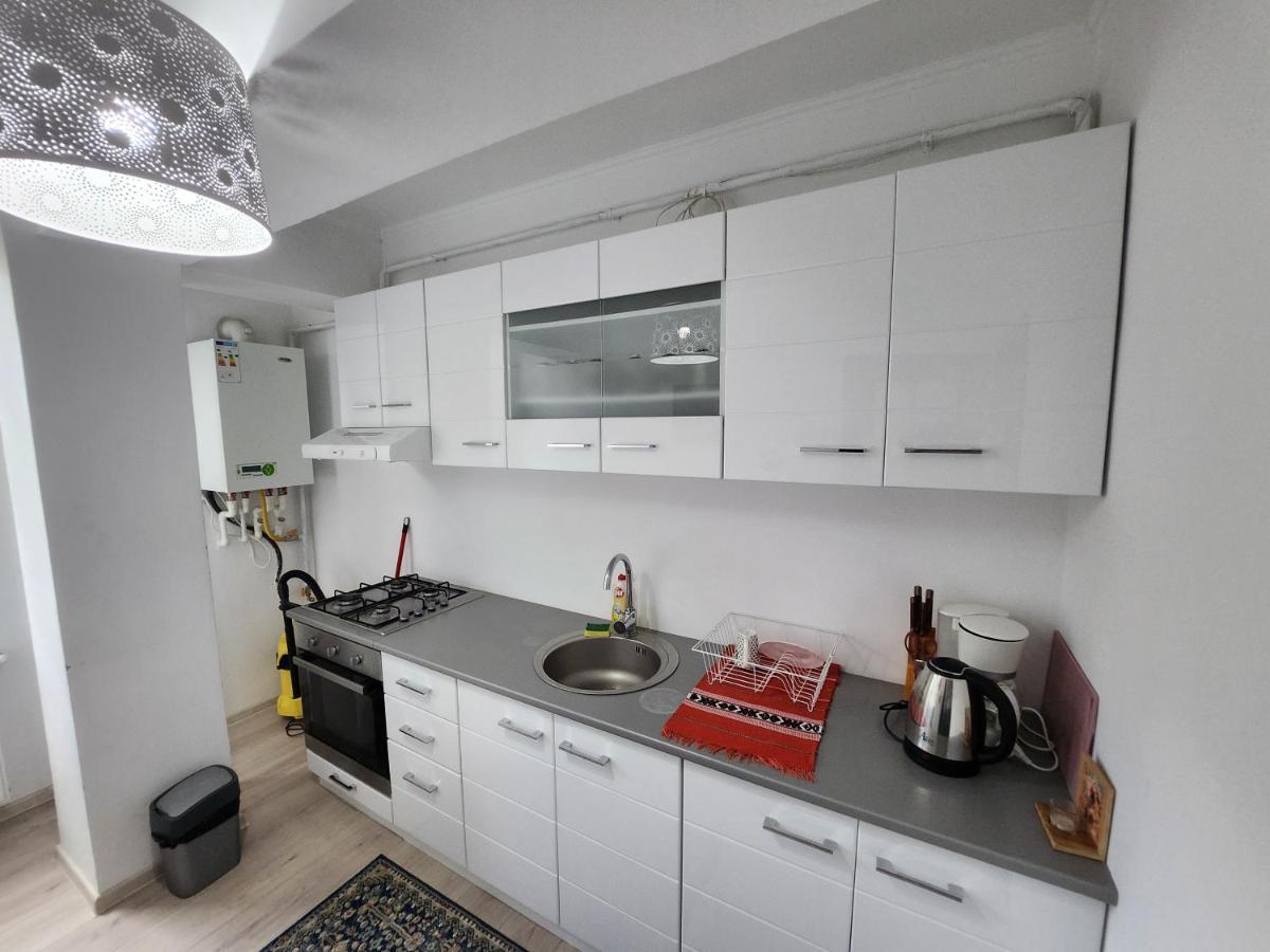Boutique City Retreats Apartments Jászvásár Kültér fotó