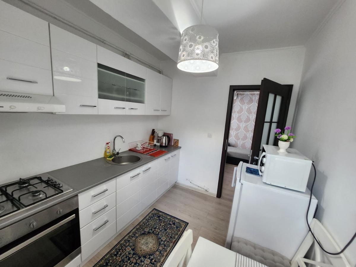Boutique City Retreats Apartments Jászvásár Kültér fotó