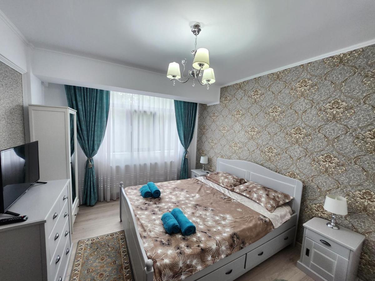 Boutique City Retreats Apartments Jászvásár Kültér fotó