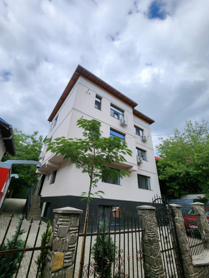Boutique City Retreats Apartments Jászvásár Kültér fotó