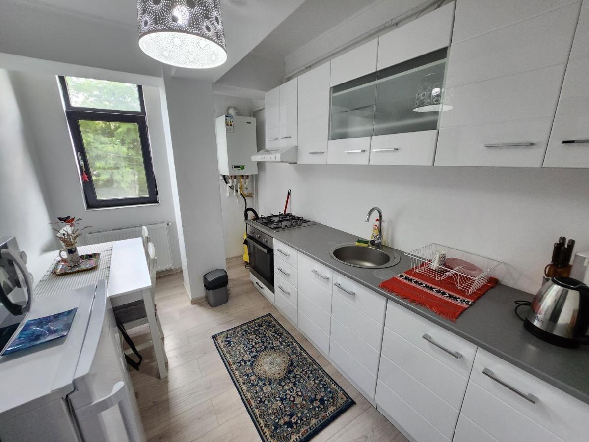Boutique City Retreats Apartments Jászvásár Kültér fotó