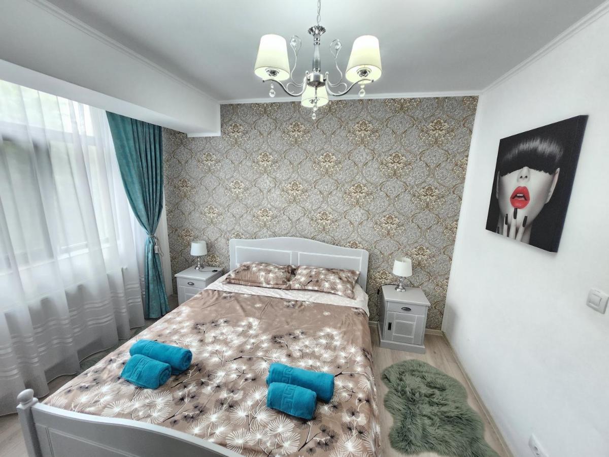 Boutique City Retreats Apartments Jászvásár Kültér fotó