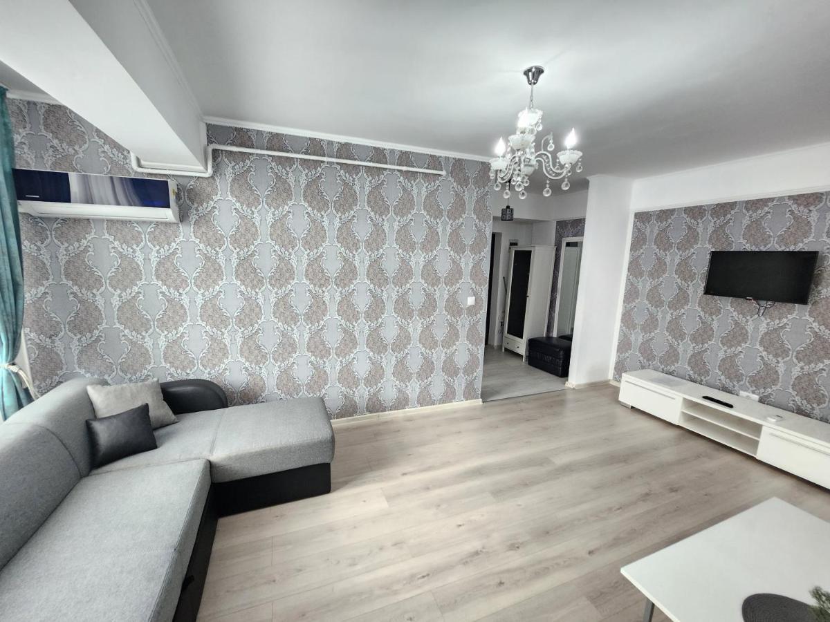 Boutique City Retreats Apartments Jászvásár Kültér fotó