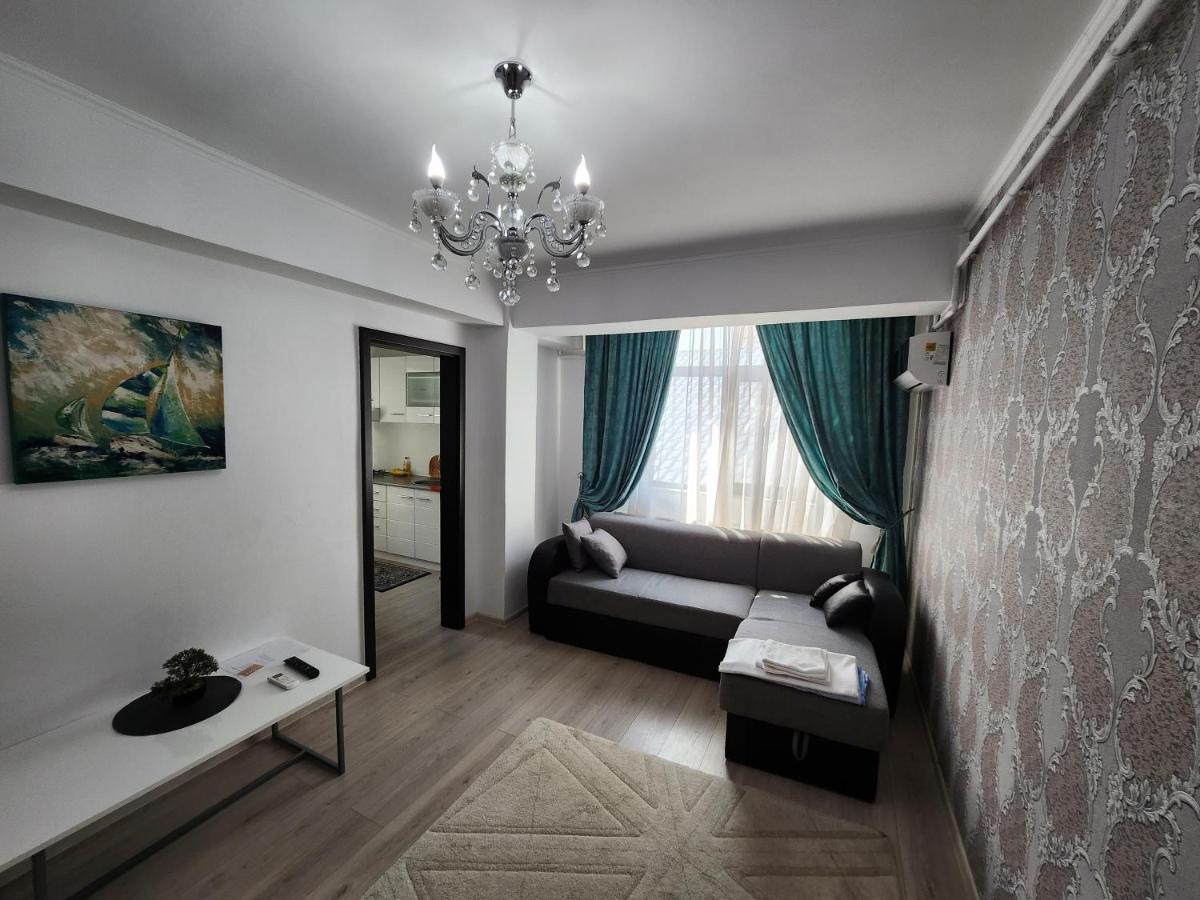 Boutique City Retreats Apartments Jászvásár Kültér fotó