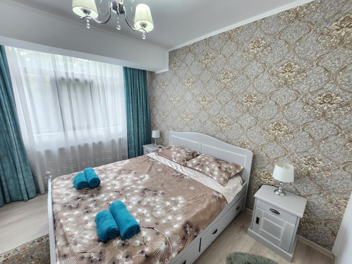 Boutique City Retreats Apartments Jászvásár Kültér fotó